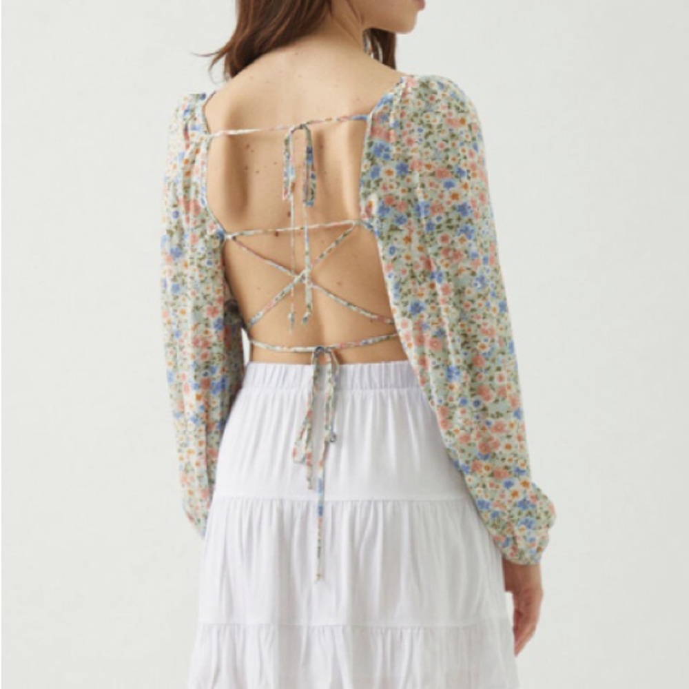 Floral backless Balloon sleeve blouse